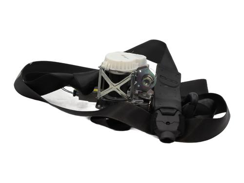 front-left-seatbelt-fiat-500l-351_-352_-2012-31808552 main image