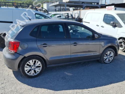 Right headlight VW POLO V (6R1, 6C1) 1.6 TDI | BP30354958C29