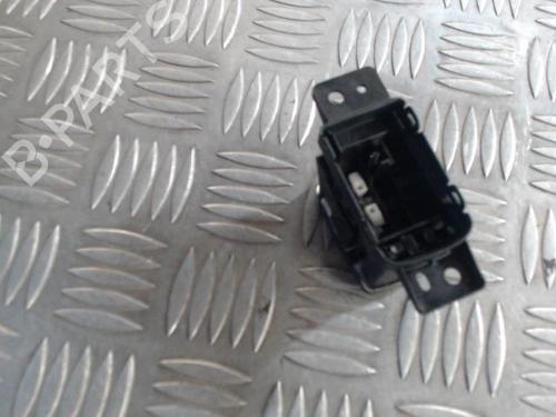 switch-renault-clio-v-b7_-2019-24264786 main image