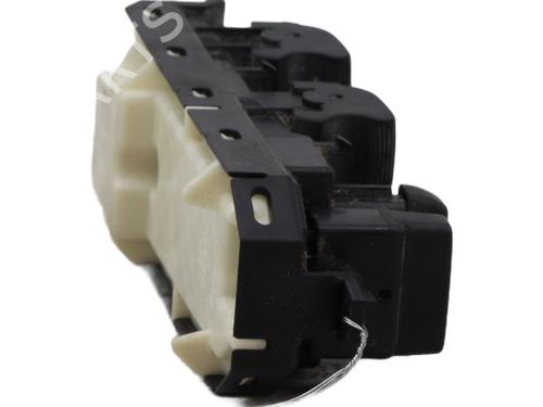 Left front window switch SUZUKI GRAND VITARA II (JT, TE, TD) 1.9 DDiS All-wheel Drive (JT419, TD44, JB419WD, JB419XD,... | BP29474131I27 
