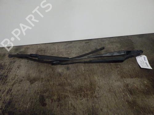 front-windshield-wiper-arm-vw-golf-vii-5g1-bq1-be1-be2-2012-2013-2014-2015-2016-2017-2018-2019-2020-2021-32429260 main image