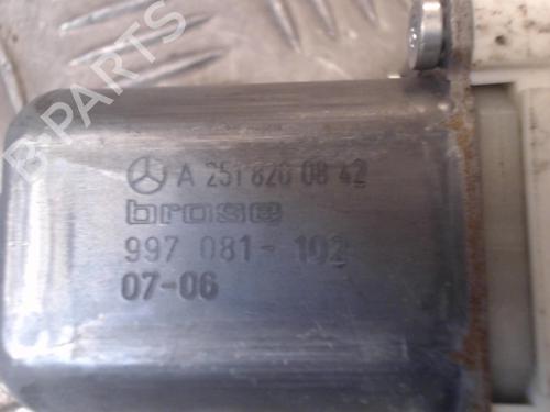 Used Right front window motor Right front window motor MERCEDES-BENZ M-CLASS (W164) ML 500 4-matic (164.172) (388 hp) 24274306 24274306