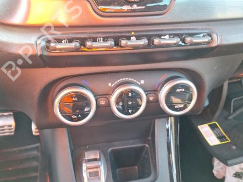 Used Radio ALFA ROMEO GIULIETTA (940_) 2.0 JTDM (940.FXL1A) (140 hp) 24573741