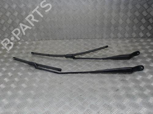 Used Front windshield wiper arm RENAULT TWINGO II (CN0_) 1.2 Turbo (CN0C, CN0F) (100 hp) 24268483