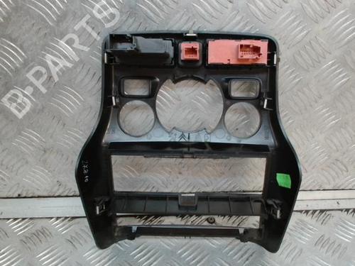 Used Middle console Middle console CITROËN C3 Picasso (SH_) 1.6 HDi (90 hp) 24281668 24281668