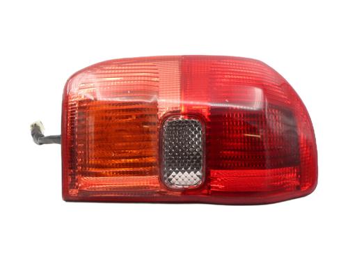 Achterlicht links TOYOTA RAV 4 II (_A2_) 2.0 D 4WD (CLA20_, CLA21_, CLA20R, CLA21R) (116 hp) 30729558