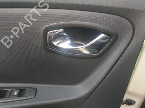 Maneta interior trasera izquierda RENAULT CAPTUR I (J5_, H5_) 1.5 dCi 90 (J5N4, J5M5, J5MW, J5M6, J5AL, J5AJ) (90 hp) 31249054