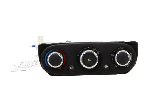 Used Climate control RENAULT CLIO IV Grandtour (KH_) 1.5 dCi 90 (KHN3, KHN4) (90 hp) 32580662