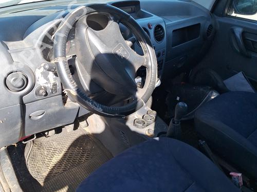 Right headlight PEUGEOT PARTNER Box Body/MPV (5_, G_) 1.6 HDi 75 | BP32392617C29