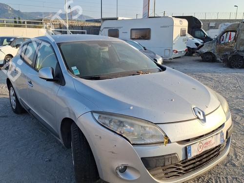 Brugte RENAULT MEGANE III Hatchback (BZ0/1_, B3_) 1.5 dCi (BZ09, BZ0D, BZ1W, BZ29, BZ14) (110 hp) 4417437