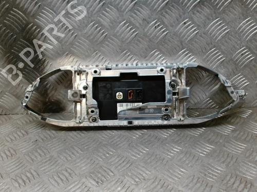 Used Display monitor Display monitor PEUGEOT 308 SW II (LC_, LJ_, LR_, LX_, L4_) 1.6 BlueHDi 120 (120 hp) 24268335 24268335