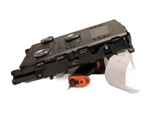 climate-control-renault-megane-iv-hatchback-b9amn_-2015-24263929 main image