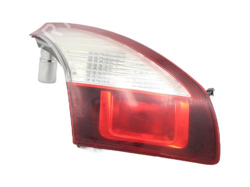 Feu de coffre gauche RENAULT MEGANE III Hatchback (BZ0/1_, B3_) 1.6 dCi (BZ00, BZ12, BZ13) (130 hp) 31971950