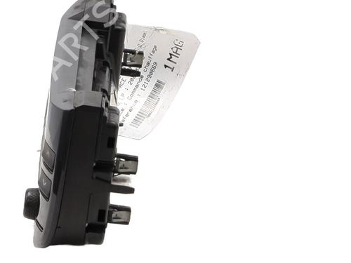 climate-control-jaguar-f-pace-x761-2015-32780705 main image