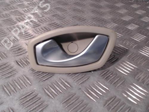 Venstre bak invendig håndtak RENAULT MEGANE III Hatchback (BZ0/1_, B3_) 1.5 dCi (106 hp) 24269793