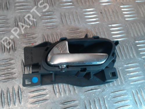 Used Front left interior door handle PEUGEOT 407 (6D_) 2.0 HDi 135 (6DRHRH, 6DRHRE, 6DRHRG, 6DRHRJ) (136 hp) 24270549