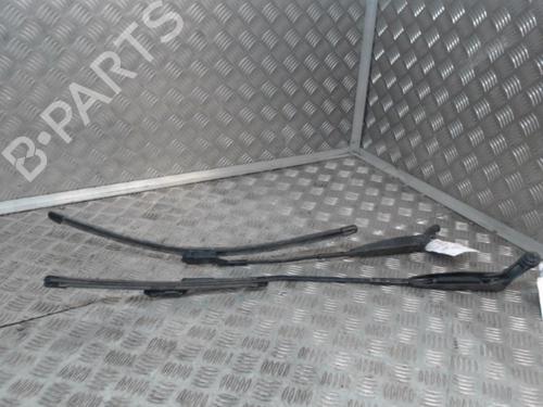 Used Front windshield wiper arm FIAT 500 (312_) 1.2 (312AXA1A) (69 hp) 24280787