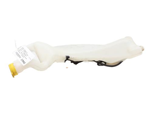Used Windscreen washer tank Windscreen washer tank RENAULT MEGANE IV Hatchback (B9A/M/N_) 1.2 TCe 130 (B9MR) (130 hp) 35748370 35748370