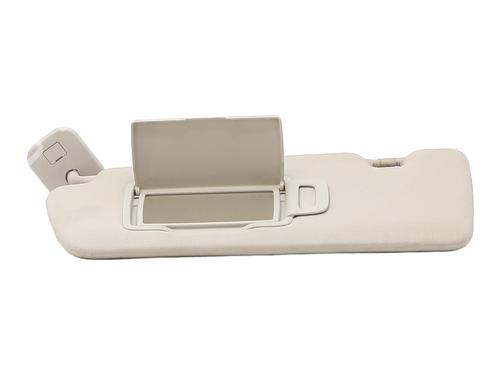 left-sun-visor-renault-megane-iv-hatchback-b9amn_-2015-33048034 main image