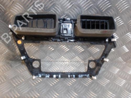 Used Air vent Air vent HYUNDAI i20 II (GB, IB) 1.0 T-GDI (101 hp) 24282984 24282984