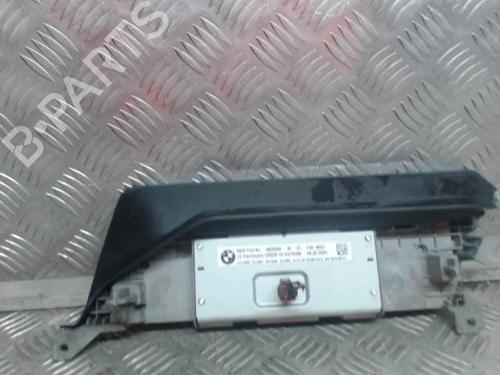 Used Display monitor Display monitor BMW 1 (F40) 118 i (140 hp) 24271421 24271421