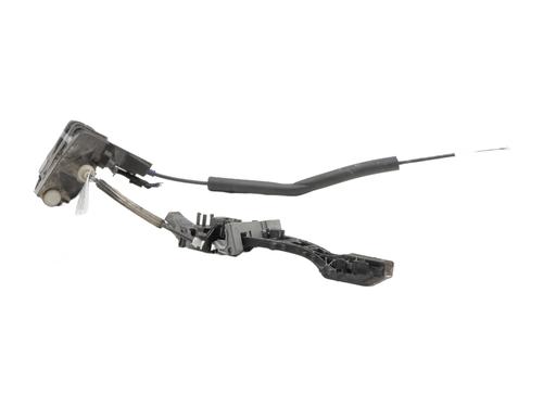 front-right-lock-jaguar-f-pace-x761-2015-27933017 main image