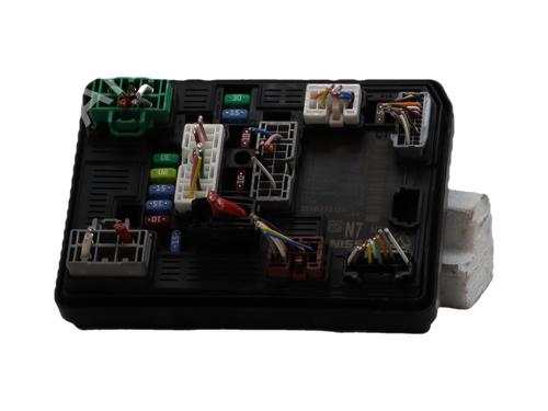 fuse-box-renault-arkana-i-lcm_-ldn_-2019-39606340 main image