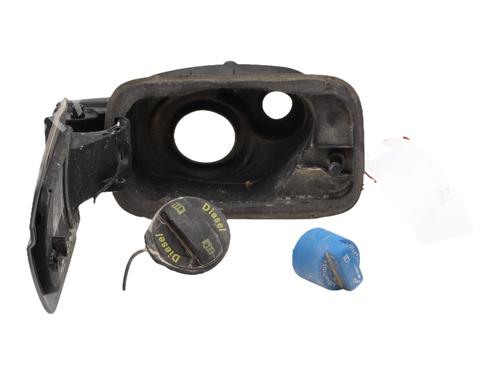 fuel-flap-audi-a4-b9-avant-8w5-8wd-2015-36345966 main image