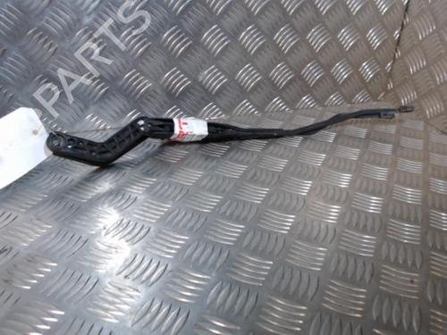 Used Front windshield wiper arm PEUGEOT 106 II (1A_, 1C_) 1.1 i (60 hp) 24269134