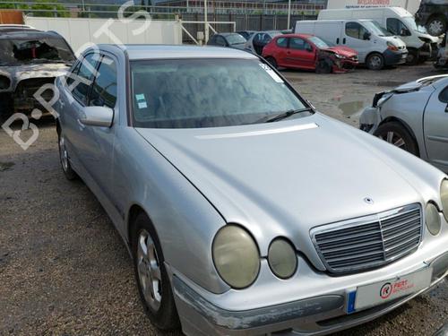 Brugte MERCEDES-BENZ E-CLASS (W210)  E 200 CDI (210.007)  4911921
