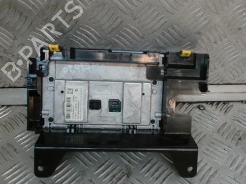 display-monitor-renault-kadjar-ha_-hl_-2015-24276024 main image