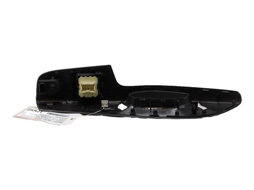 switch-renault-trafic-iii-van-fg_-2014-37531453 main image