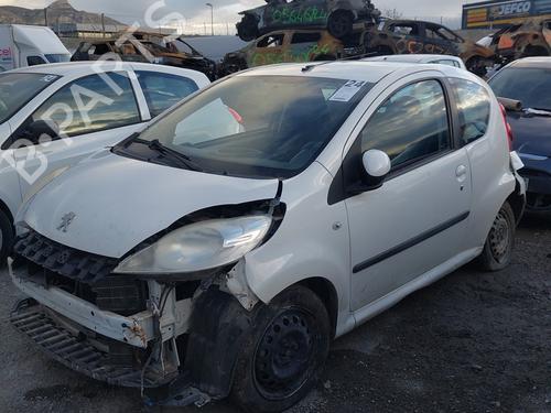 Right taillight PEUGEOT 107 (PM_, PN_) 1.0 | BP25256567C35