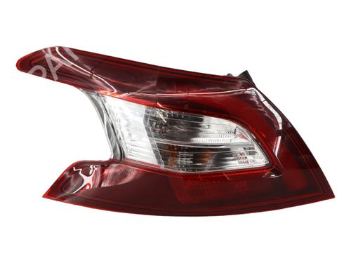 Used Left taillight Left taillight PEUGEOT 308 II (LB_, LP_, LW_, LH_, L3_) 1.6 BlueHDi 120 (120 hp) 40501531 40501531