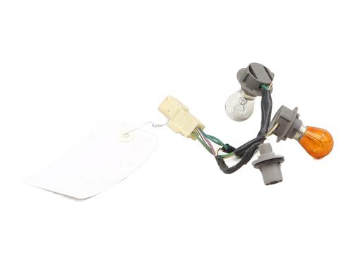Used Lamp holder Lamp holder TOYOTA YARIS (_P13_) 1.0 (KSP130_, KSP130) (69 hp) 34527328 34527328