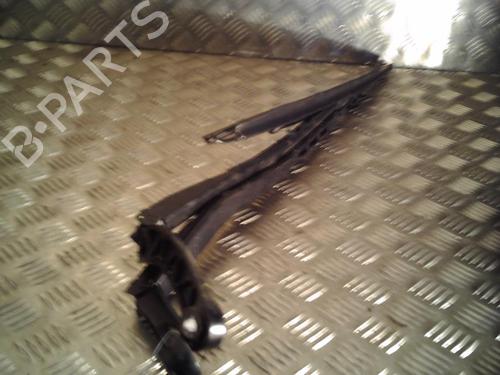 Ruitenwisserarm voor AUDI A3 Sportback (8VA, 8VF) 2.0 TDI (150 hp) 24270625