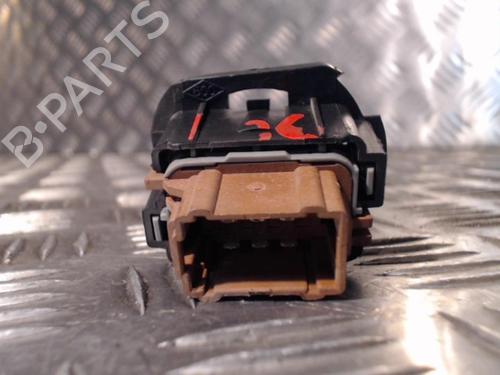 Used Right front window switch Right front window switch RENAULT CLIO IV (BH_) 1.5 dCi 90 (90 hp) 24284482 24284482