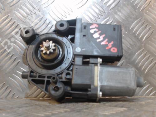 right-front-window-motor-renault-megane-iii-hatchback-bz01_-b3_-2008-24273623 main image