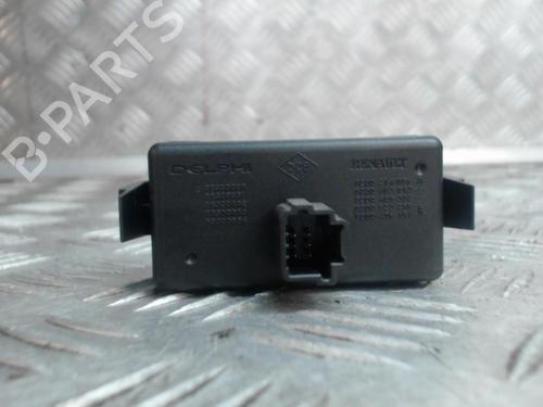 Used Warning switch RENAULT CLIO III (BR0/1, CR0/1) 1.5 dCi (88 hp) 24277083