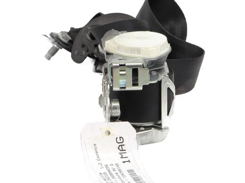 front-left-seatbelt-citroen-c4-cactus-2014-34228308 main image