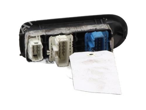 Used Left front window switch Left front window switch RENAULT MEGANE II Coupé-Cabriolet (EM0/1_) 1.6 (113 hp) 33414850 33414850