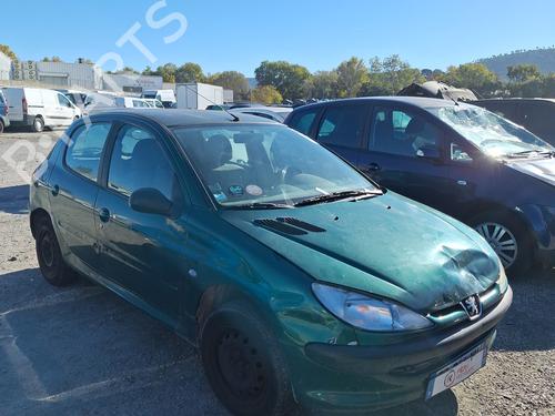 Brukte deler til PEUGEOT 206 Hatchback (2A/C) 1.4 i (75 hp) 4339540