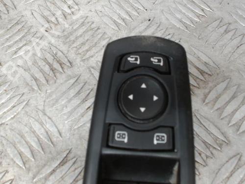 Used Left front window switch Left front window switch RENAULT LAGUNA III Grandtour (KT0/1) 2.0 dCi (KT07, KT0J, KT14, KT1A, KT1S) (131 hp) 24276169 24276169