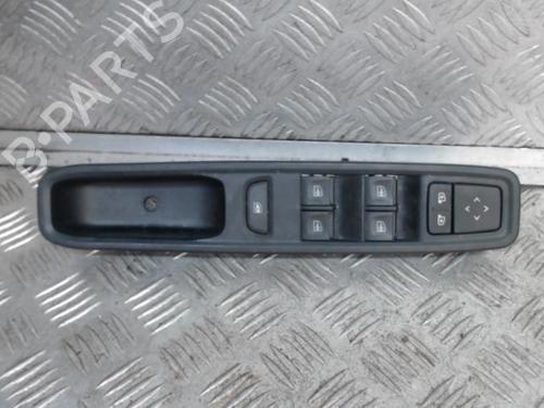 Used Left front window switch DACIA SANDERO III 1.0 SCe 65 (67 hp) 24272803