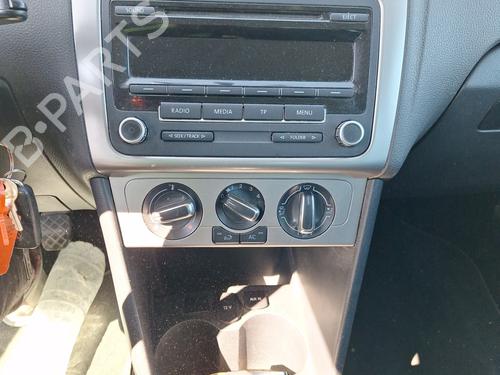 Right headlight VW POLO V (6R1, 6C1) 1.6 TDI | BP30354958C29