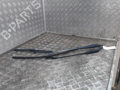 front-windshield-wiper-arm-peugeot-2008-i-cu_-2013-33415089 main image