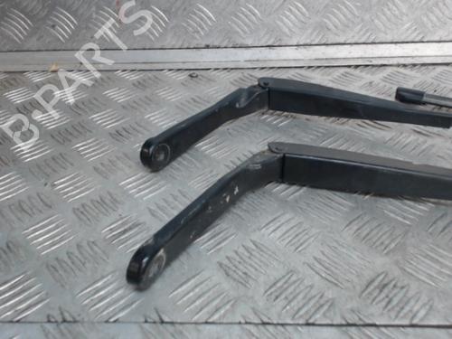 Used Front windshield wiper arm Front windshield wiper arm 24282493 24282493