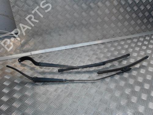 Used Front windshield wiper arm ALFA ROMEO MITO (955_) 1.6 JTDM (955AXE1B) (115 hp) 24283262