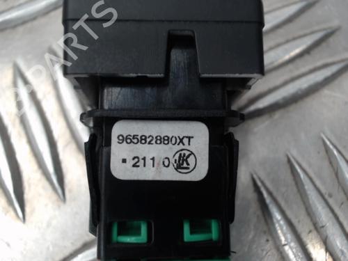 Used Switch Switch CITROËN BERLINGO MULTISPACE (B9) 1.6 HDi 90 (90 hp) 34527407 34527407