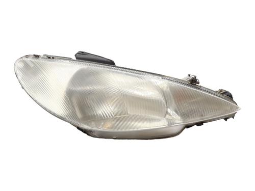Used Right headlight PEUGEOT 206 Hatchback (2A/C) 1.4 i (75 hp) 31335865
